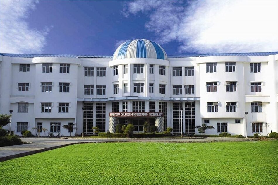 nationalgroupofeducation.com